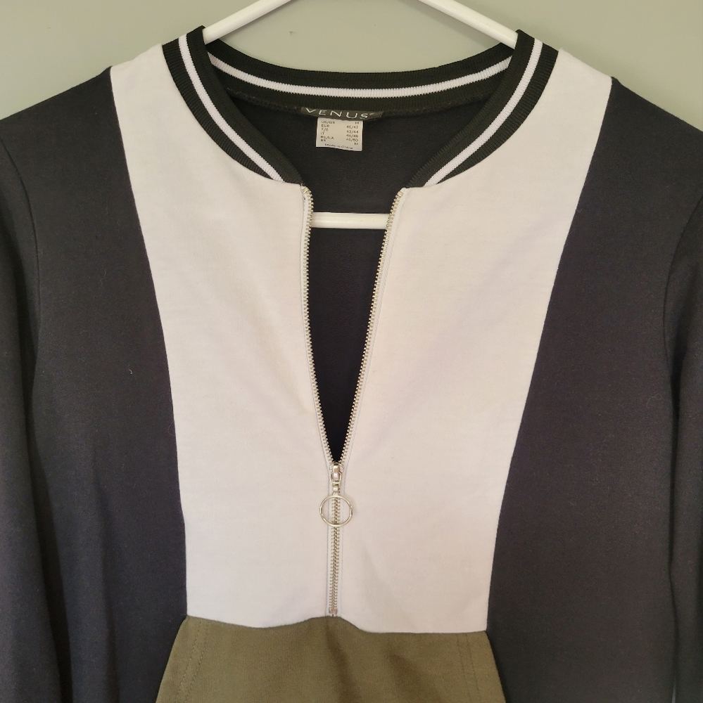 Venus Color Block Sweatshirt 🤍 - Picture 5 of 5